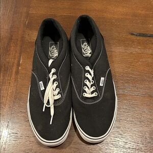 Vans Men's Black and White Canvas Sneakers
